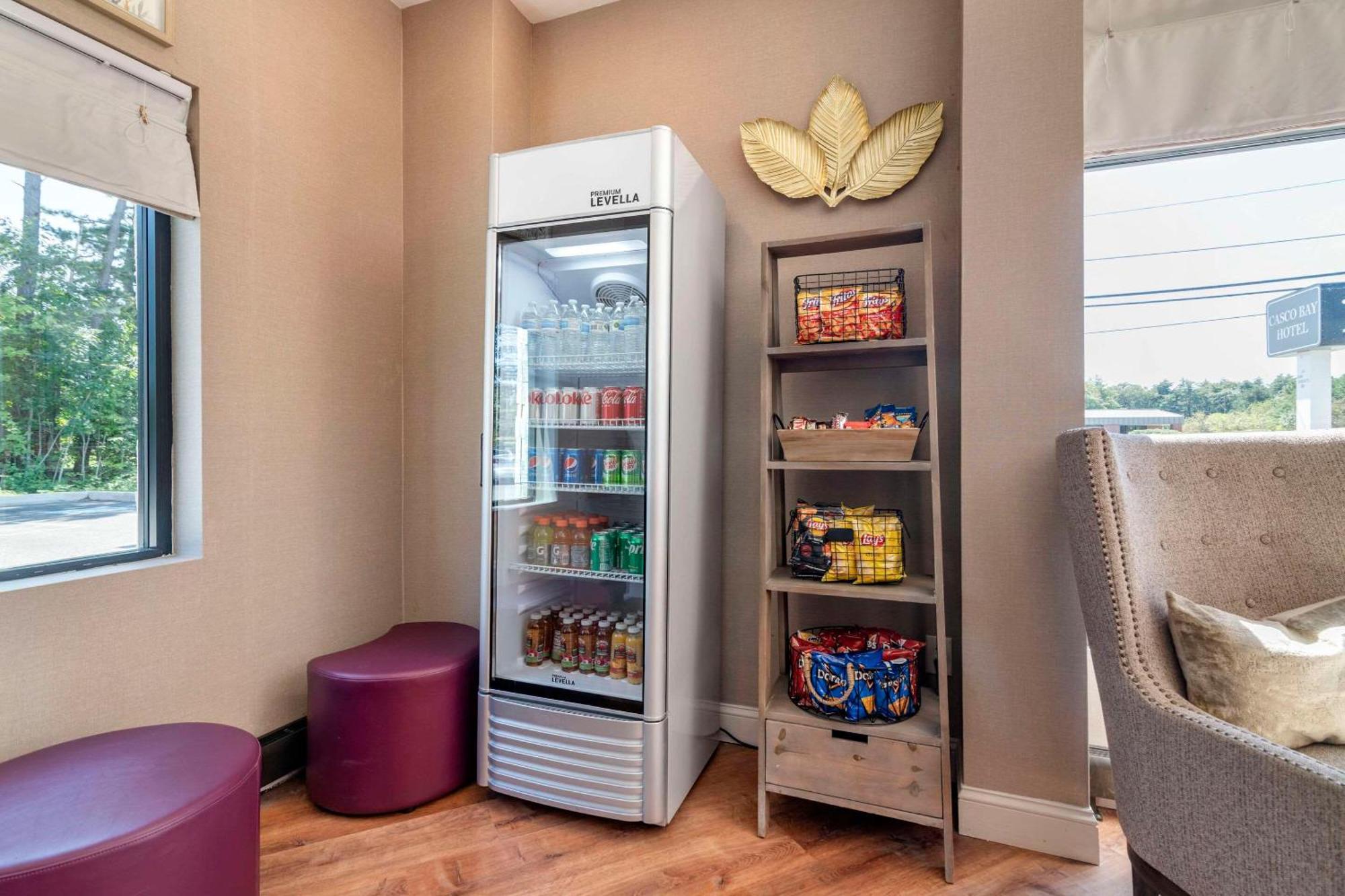 Casco Bay Hotel Portland Airport - Maine Mall, Ascend Hotel Collection Южен Портланд Екстериор снимка